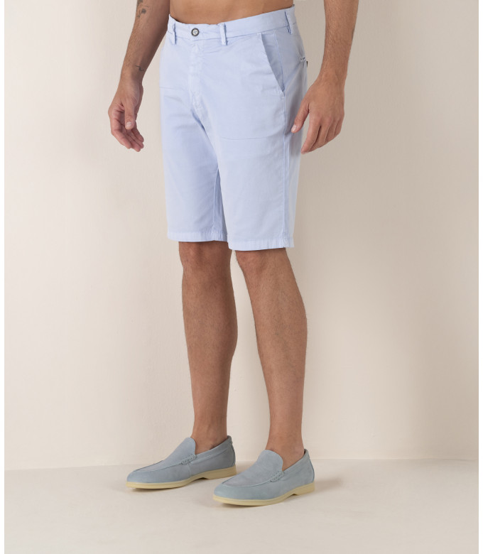 TEXAS - Slim fit Chino Bermudas, light blue