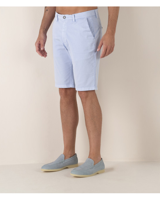TEXAS - Slim fit Chino Bermudas, light blue