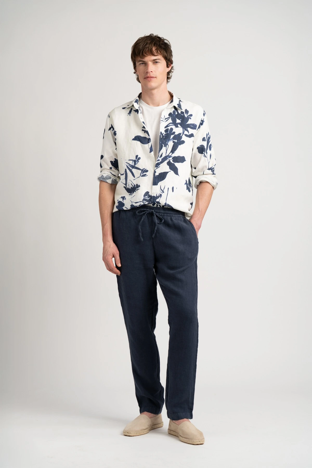 ROMA - Casual pants in navy linen