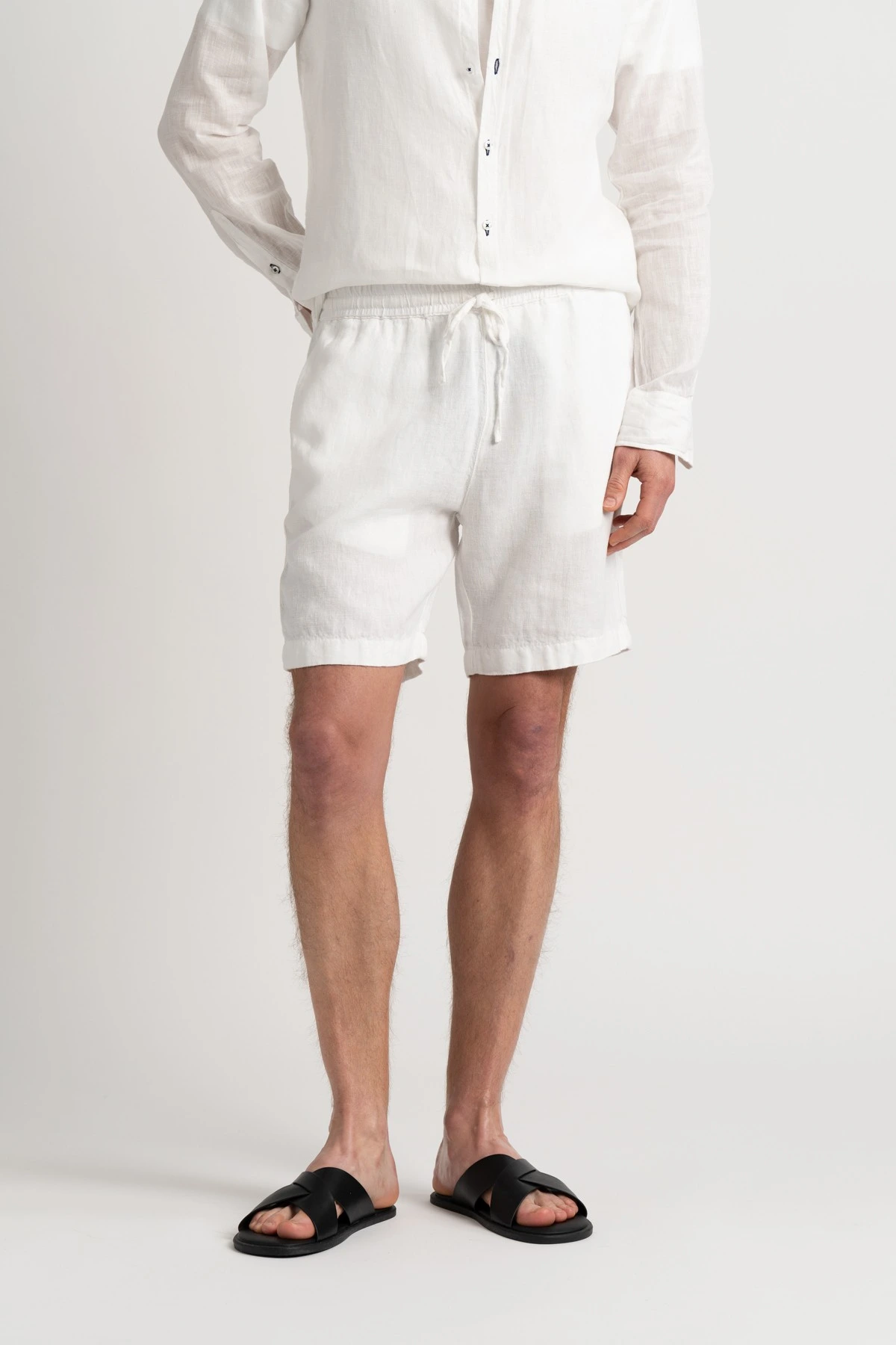 NAPOLI - White relaxed linen shorts