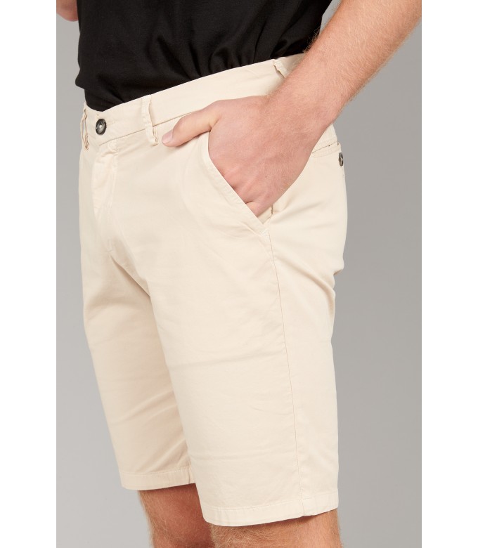 TEXAS - Slim fit Chino Bermudas, beige 