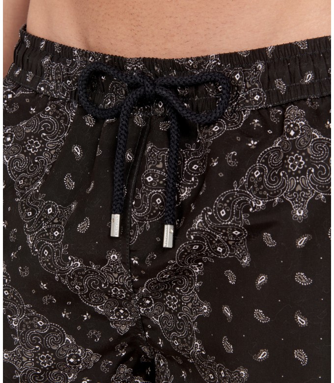 ANDREAS - Swim shorts with black bandana print